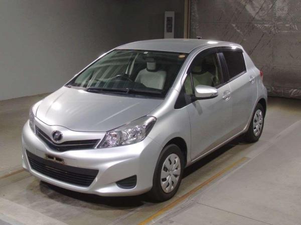 Toyota VITZ  F