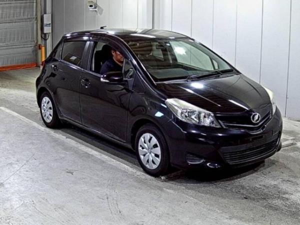 Toyota VITZ  F