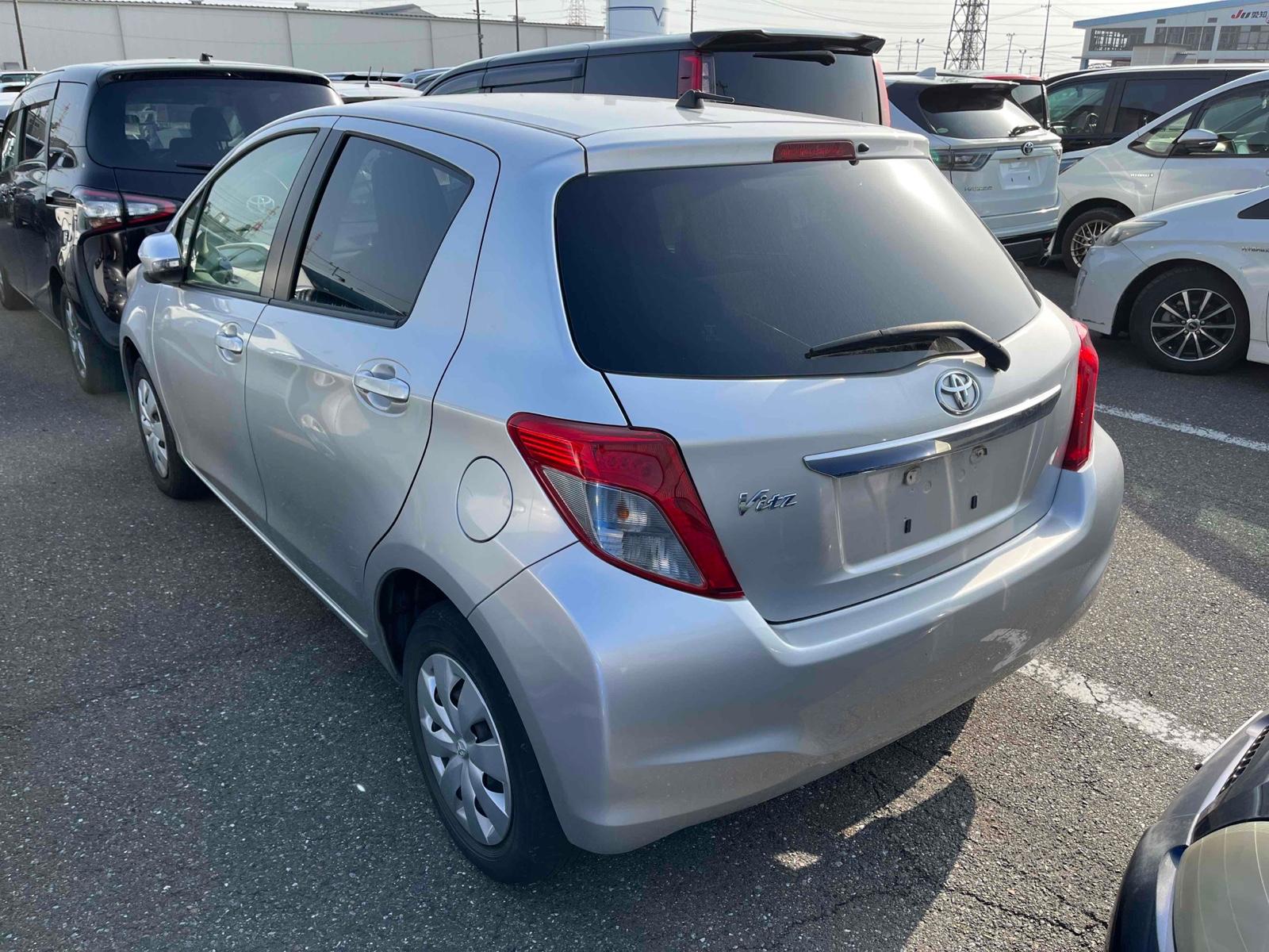 Toyota VITZ  F