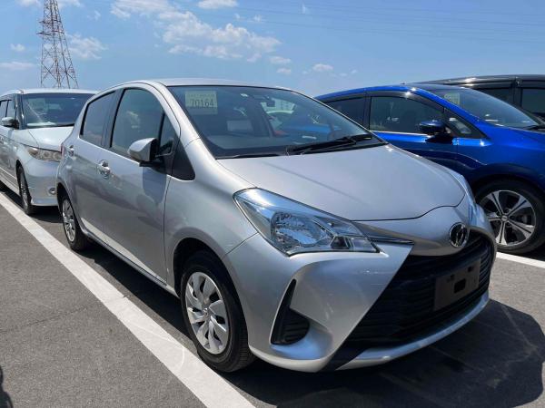 Toyota VITZ  F